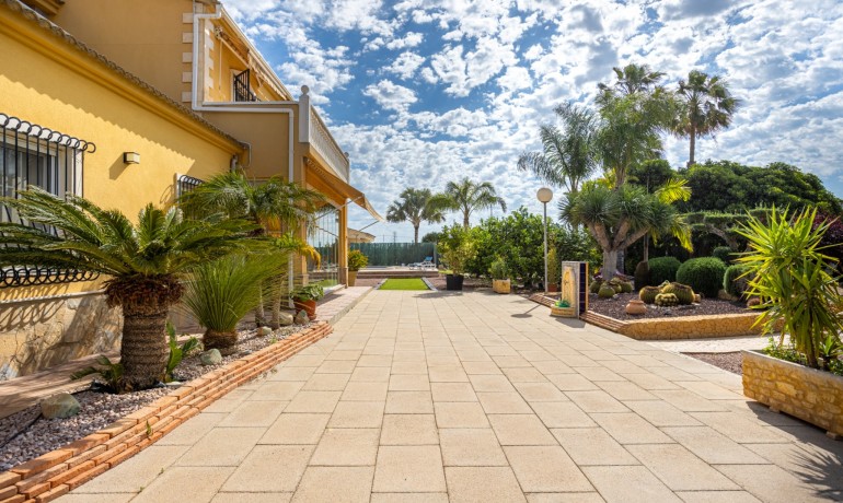 Venta - Villa -
Elche - La Hoya