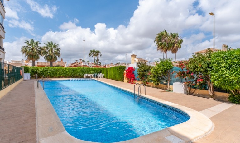 Venta - Apartamento / piso -
Orihuela Costa - La Florida