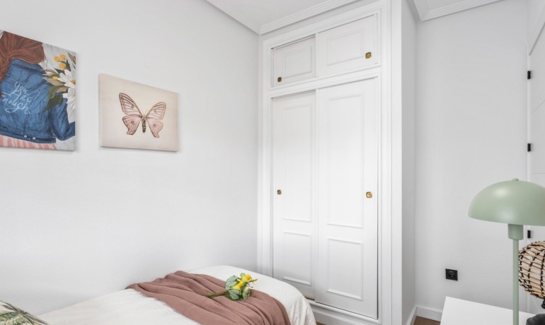 Venta - Apartamento / piso -
Orihuela Costa - La Florida