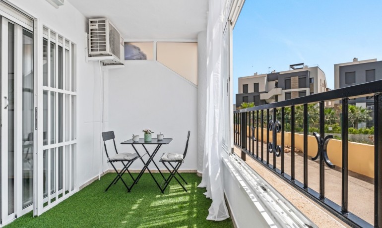 Venta - Apartamento / piso -
Orihuela Costa - La Florida