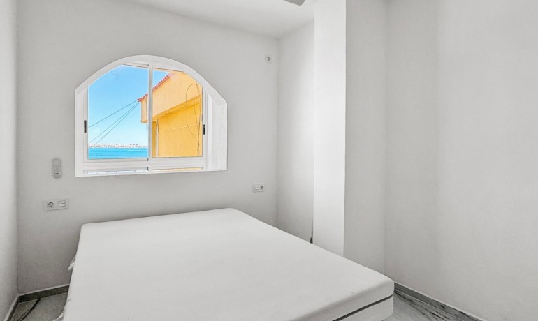 Venta - Apartamento / piso -
Orihuela Costa - Punta Prima