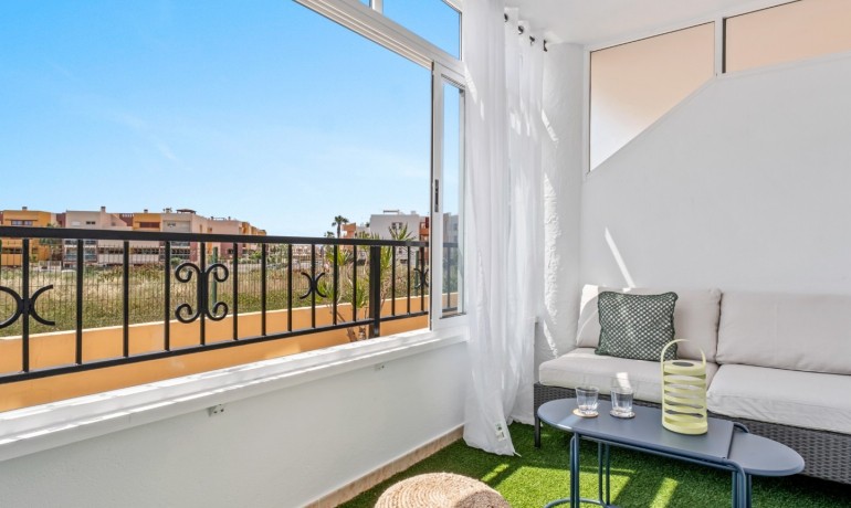 Venta - Apartamento / piso -
Orihuela Costa - La Florida