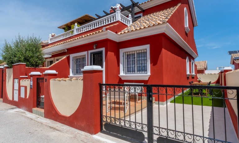 Venta - Villa -
Orihuela Costa - Villamartin