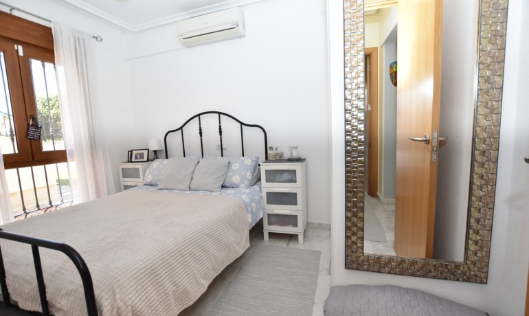 Venta - Apartamento / piso -
Algorfa - La Finca Golf Resort