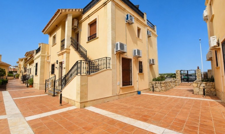 Venta - Apartamento / piso -
Algorfa - La Finca Golf Resort