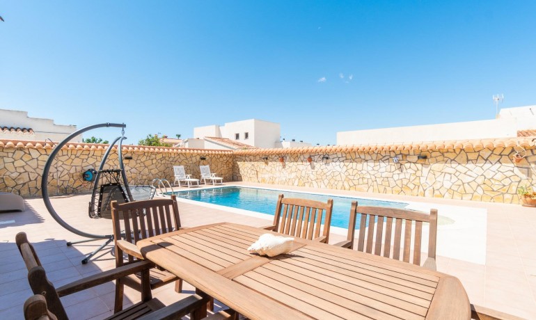 Venta - Villa -
Torrevieja - Torreta florida
