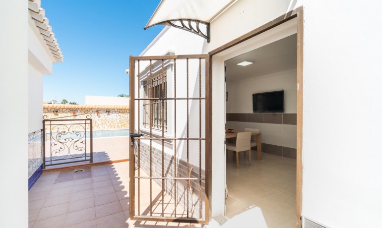 Venta - Villa -
Torrevieja - Torreta florida