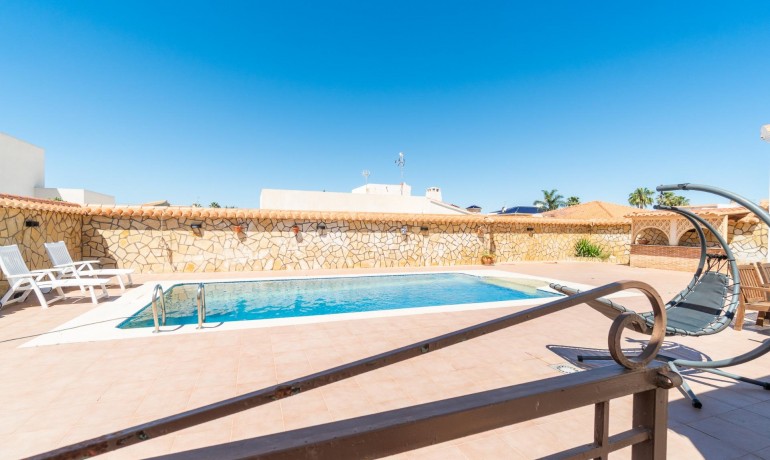 Venta - Villa -
Torrevieja - Torreta florida