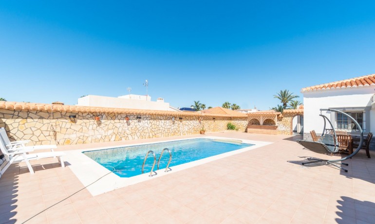 Venta - Villa -
Torrevieja - Torreta florida