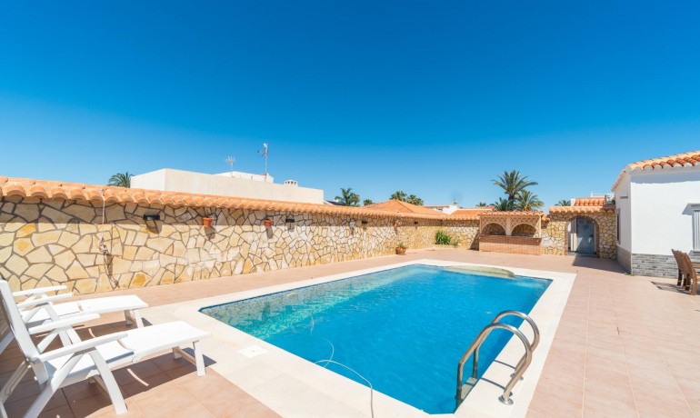 Venta - Villa -
Torrevieja - Torreta florida