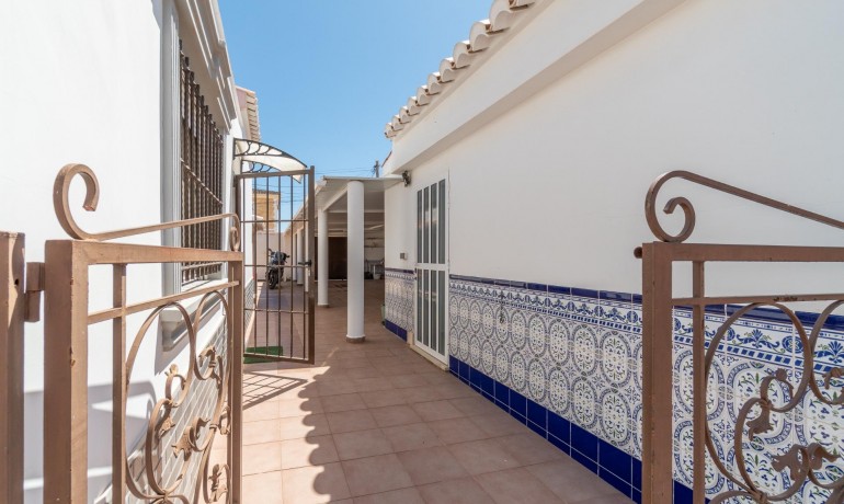 Venta - Villa -
Torrevieja - Torreta florida