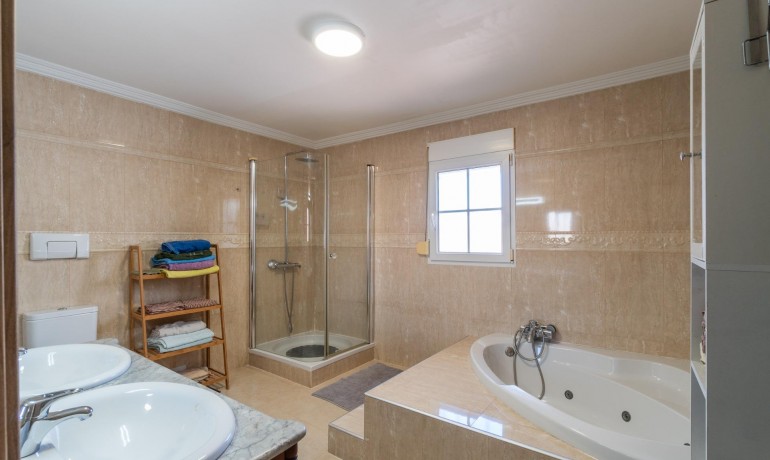 Venta - Villa -
Torrevieja - Torreta florida