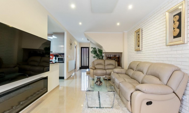Venta - Casa -
Torrevieja - Aguas Nuevas