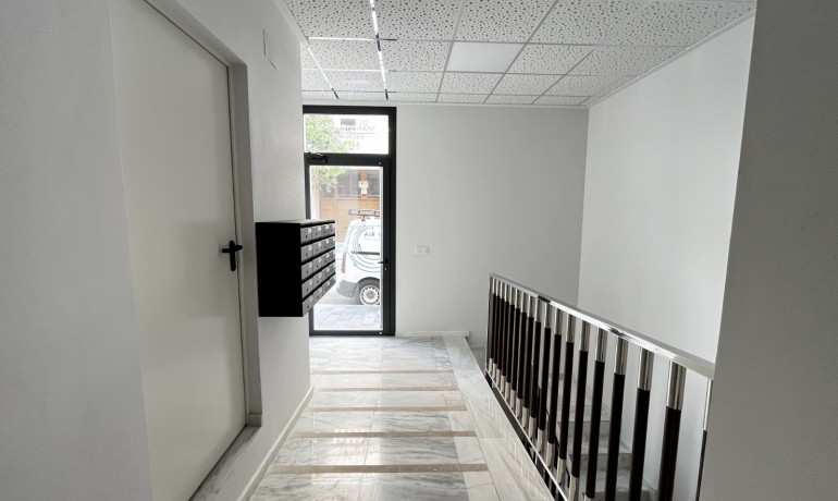 Venta - Apartamento / piso -
Torrevieja - Playa Del Cura