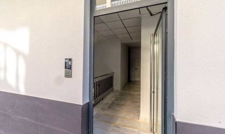 Venta - Apartamento / piso -
Torrevieja - Playa Del Cura