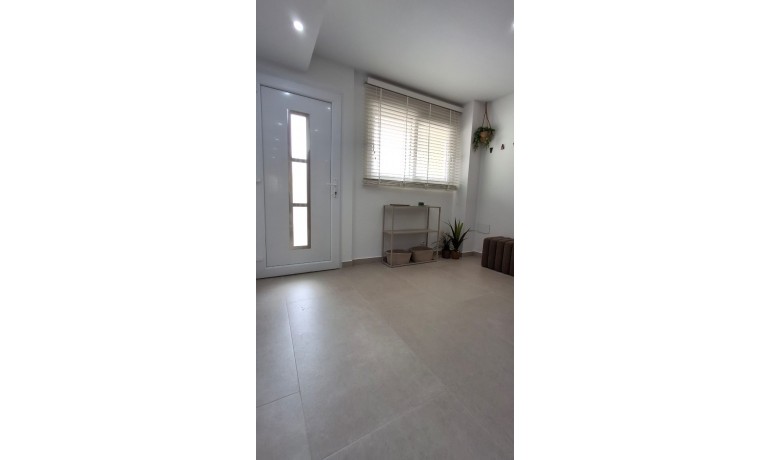 Venta - Apartamento / piso -
Torrevieja - Playa Acequion