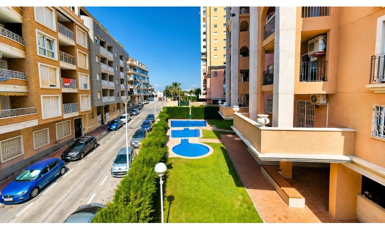 Venta - Apartamento / piso -
Torrevieja - Playa Los Locos