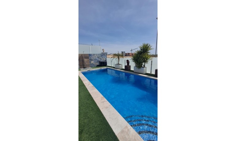Venta - Villa -
Los Montesinos - Entre Naranjos / Vistabella Golf
