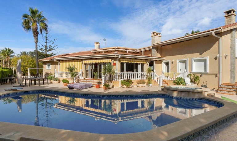 Venta - Villa -
Orihuela Costa - Cabo Roig