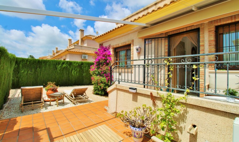Venta - Casa -
Villamartin - PAU 8