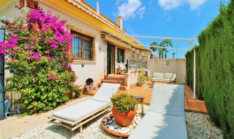 Venta - Casa -
Villamartin - PAU 8
