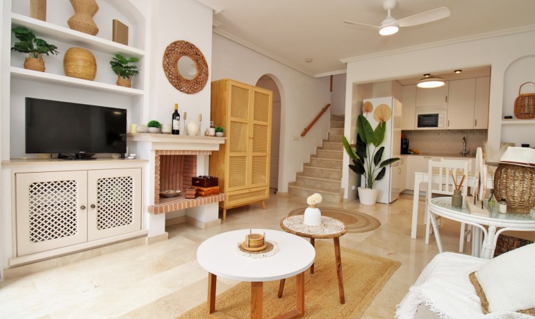Venta - Casa -
Villamartin - PAU 8