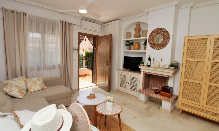 Venta - Casa -
Villamartin - PAU 8