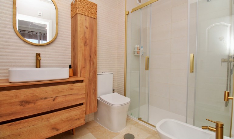Venta - Casa -
Villamartin - PAU 8