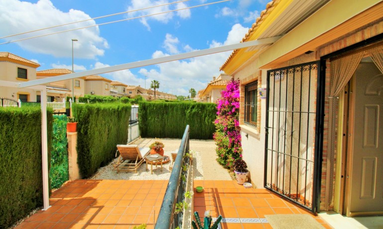 Venta - Casa -
Villamartin - PAU 8