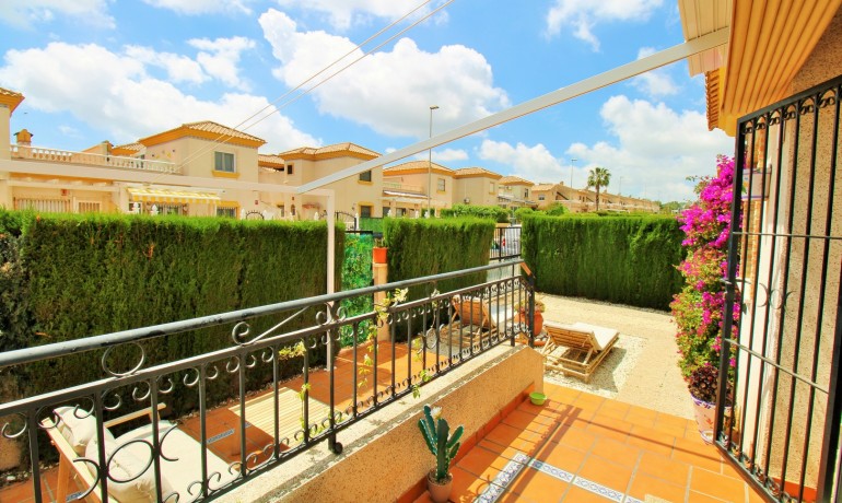 Venta - Casa -
Villamartin - PAU 8