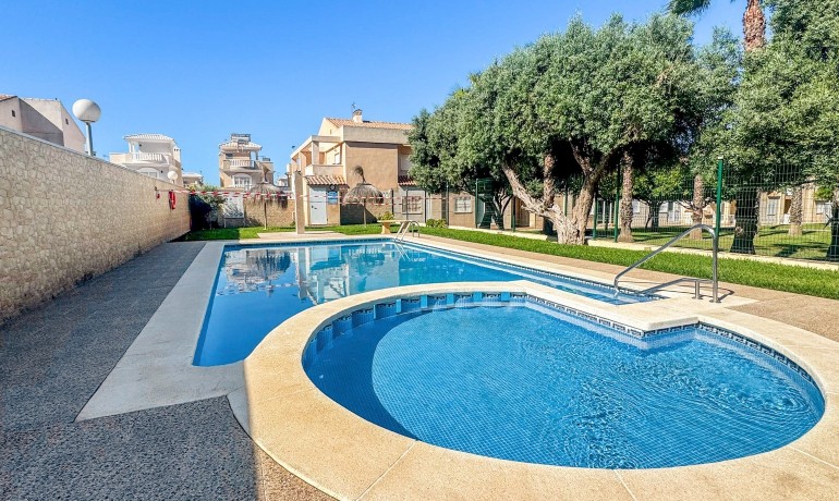 Venta - Apartamento / piso -
Torrevieja - Nueva Torrevieja - Aguas Nuevas