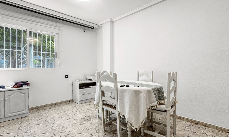 Venta - Apartamento / piso -
Torrevieja - Nueva Torrevieja - Aguas Nuevas