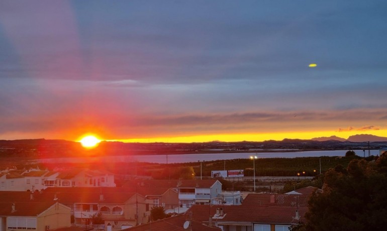 Venta - Apartamento / piso -
Torrevieja - Playa Los Naufragos