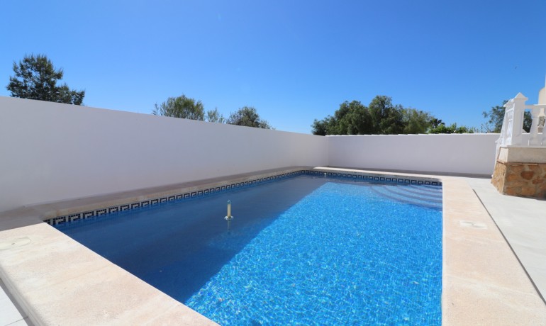 Venta - Villa -
San Miguel de Salinas - Lake View Mansions