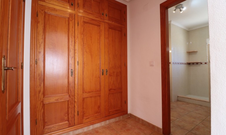 Venta - Villa -
San Miguel de Salinas - Lake View Mansions