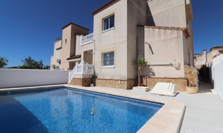 Venta - Villa -
San Miguel de Salinas - Lake View Mansions