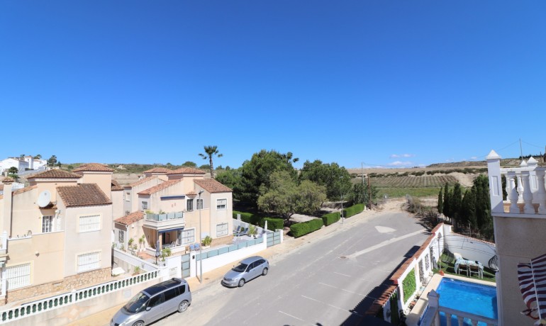 Venta - Villa -
San Miguel de Salinas - Lake View Mansions