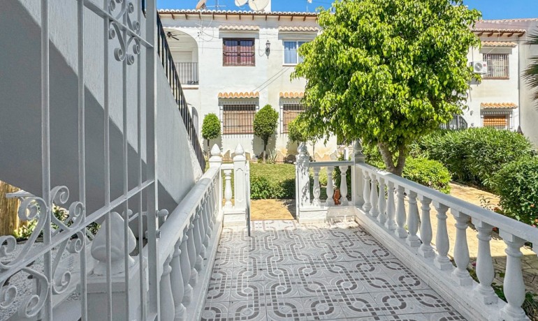 Venta - Apartamento / piso -
Torrevieja - Los Balcones - Los Altos del Edén