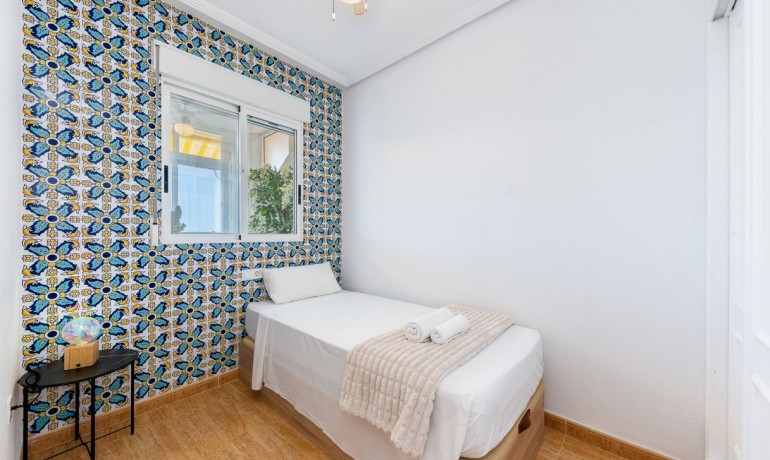 Venta - Apartamento / piso -
Orihuela Costa - Playa Flamenca