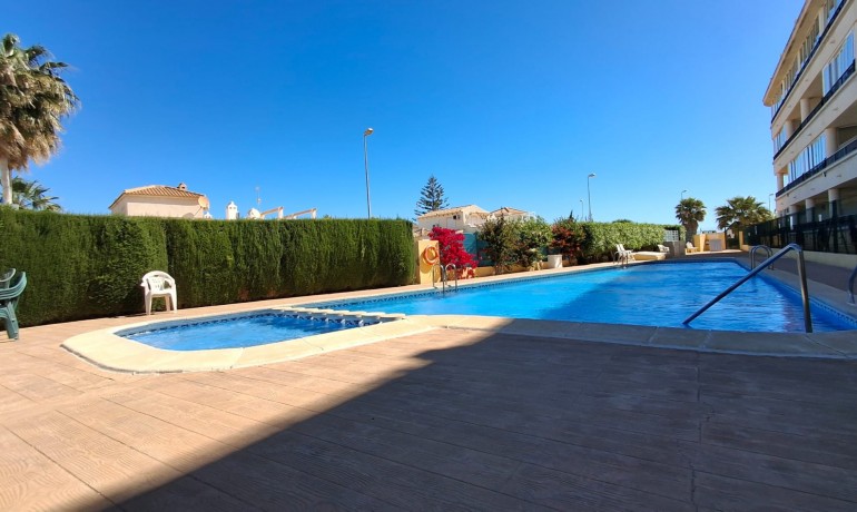 Venta - Apartamento / piso -
Orihuela Costa - Playa Flamenca