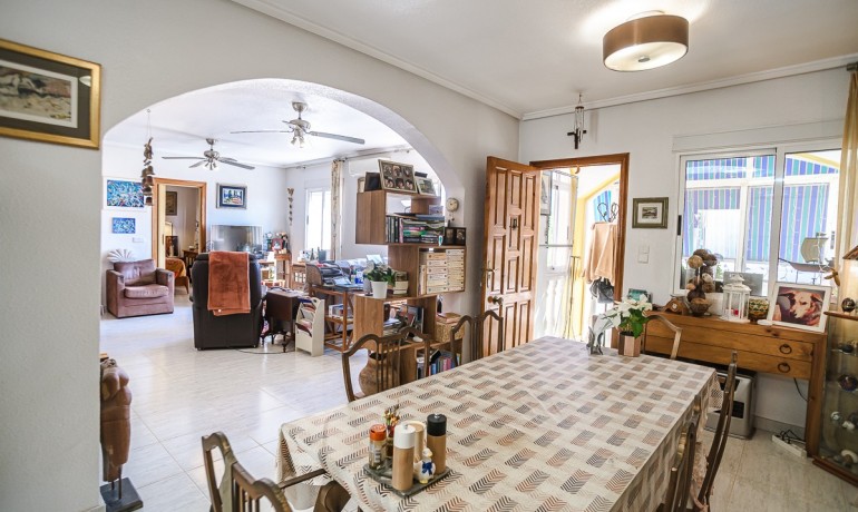 Venta - Apartamento / piso -
ALICANTE - La Florida