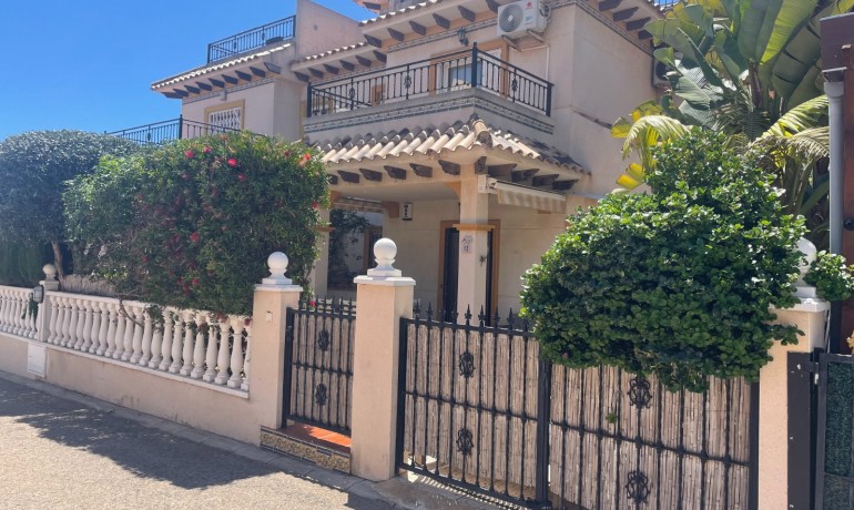 Revente - Villa -
Orihuela Costa* - La Regia