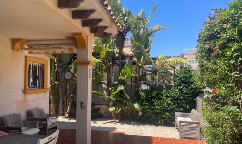 Revente - Villa -
Orihuela Costa* - La Regia
