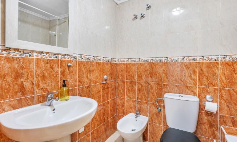 Sale - Apartment / Flat -
Torrevieja* - Estacion de autobuses