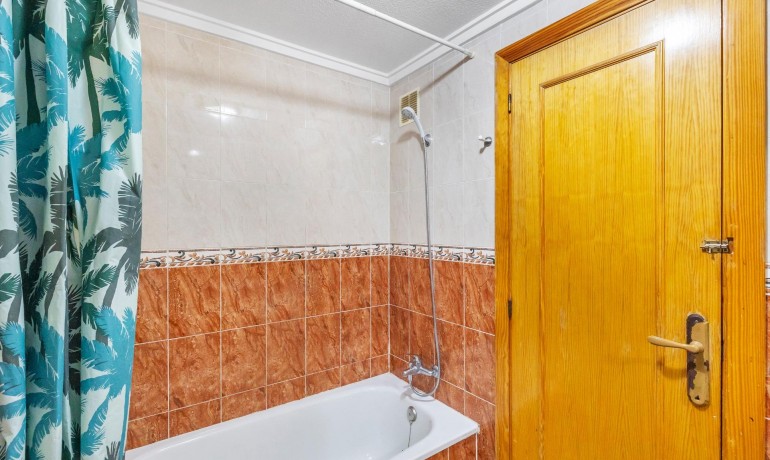 Sale - Apartment / Flat -
Torrevieja* - Estacion de autobuses