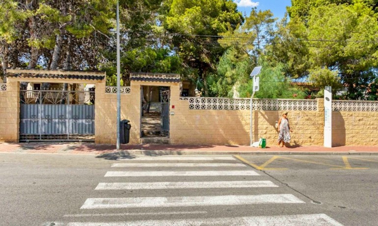 Sale - Villa -
Torrevieja* - Los Balcones - Los Altos del Edén