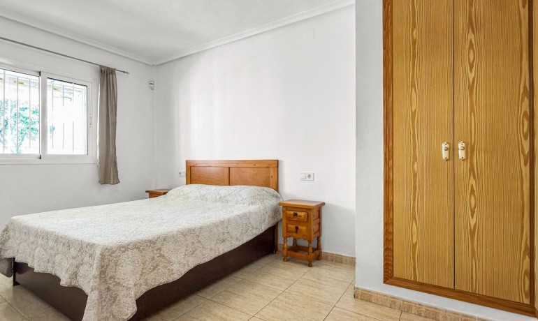 Venta - Apartamento / piso -
Orihuela Costa - Playa Flamenca