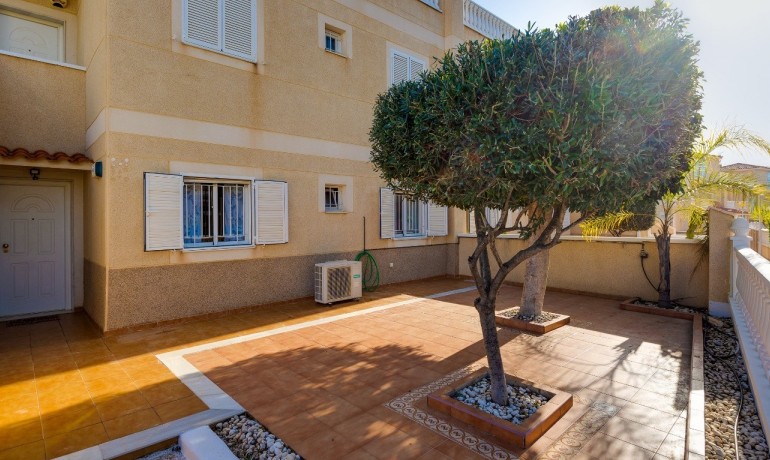 Venta - Apartamento / piso -
Orihuela Costa - Playa Flamenca