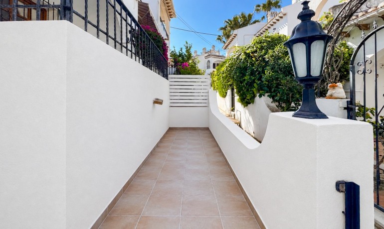 Sale - Apartment / Flat -
Torrevieja* - Nueva Torrevieja - Aguas Nuevas