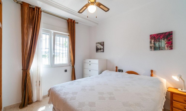 Venta - Villa -
Orihuela Costa - Playa Flamenca
